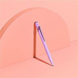 Długopis CARAN D'ACHE 849 Claim Your Style, Edycja 3, Violet, M, w pudełku, fioletowy